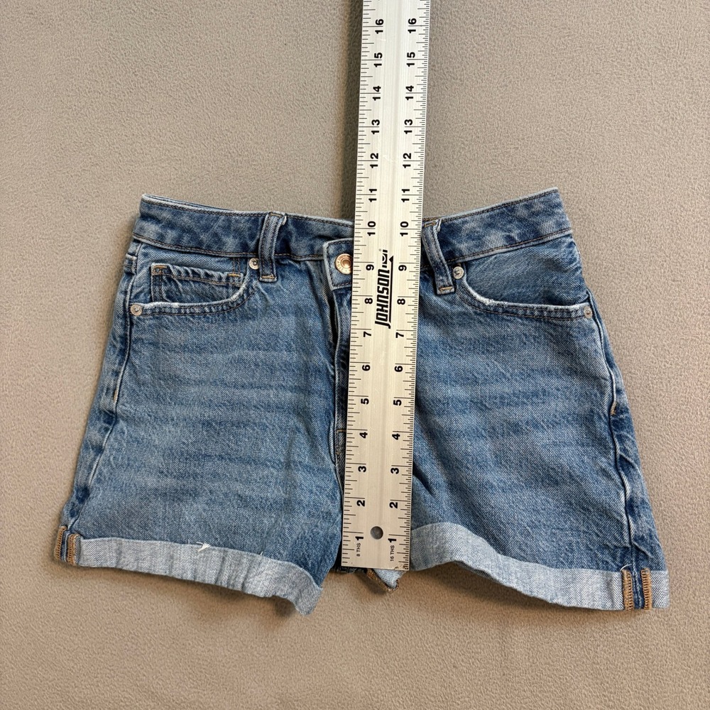 American Eagle Highest Rise Mom Shorts Womens 2 Blue Denim Cuffed Medium Wash - Picture 7 of 8